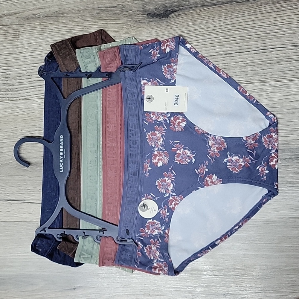 LUCKY BRAND HIPSTERS.